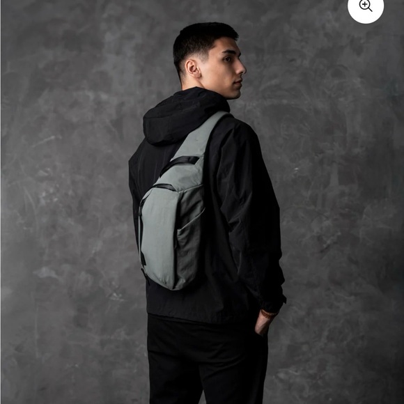 NWT Alpaka Gray Left Shoulder Metro Crossbody - Picture 5 of 12